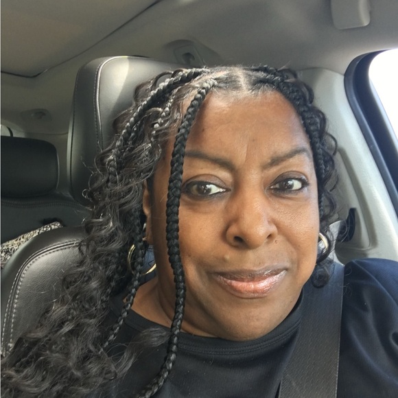 Meet your Posher, Melissa - Picture 5 of 5